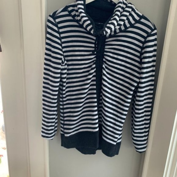 Lululemon In A Cinch Long Sleeve Tee - Picture 7 of 8